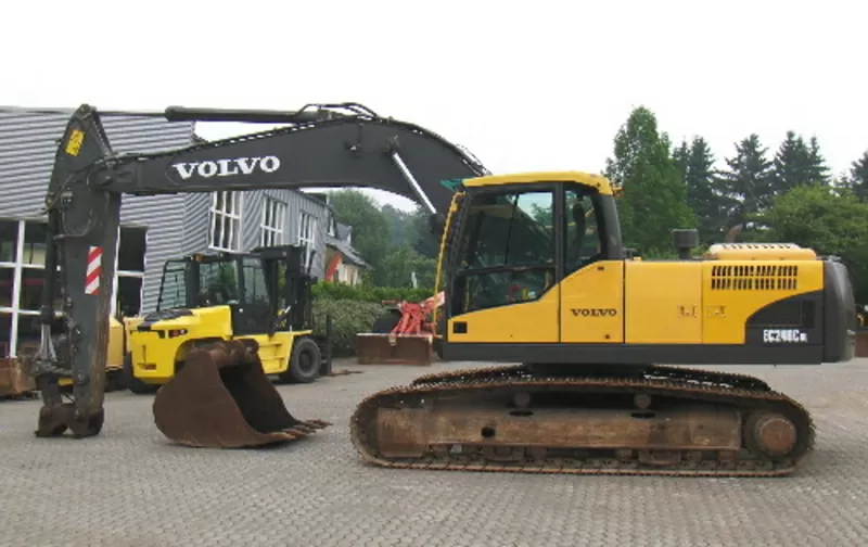 Volvo EC 240 C NL-гусеничный экскаватор